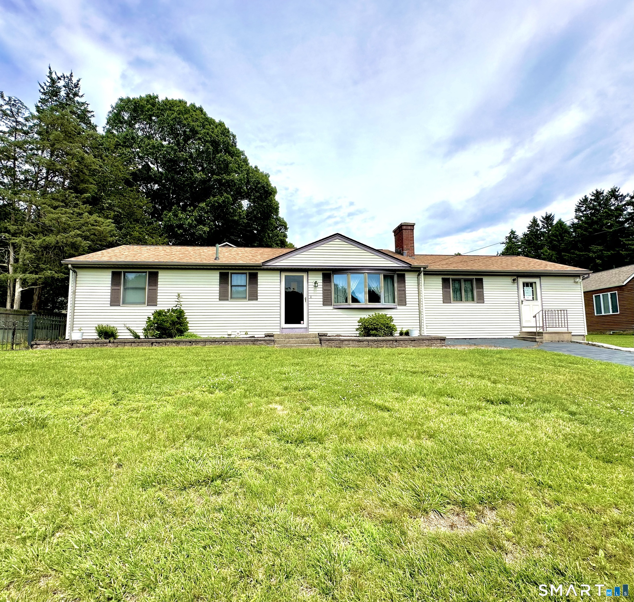 232 Lakeside Boulevard East Waterbury, CT 06708 - Photo 1 of 23