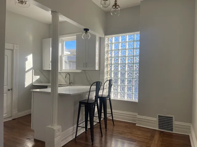 $2,000 | 3214 West Division Street, Unit 2, Chicago, IL 60651