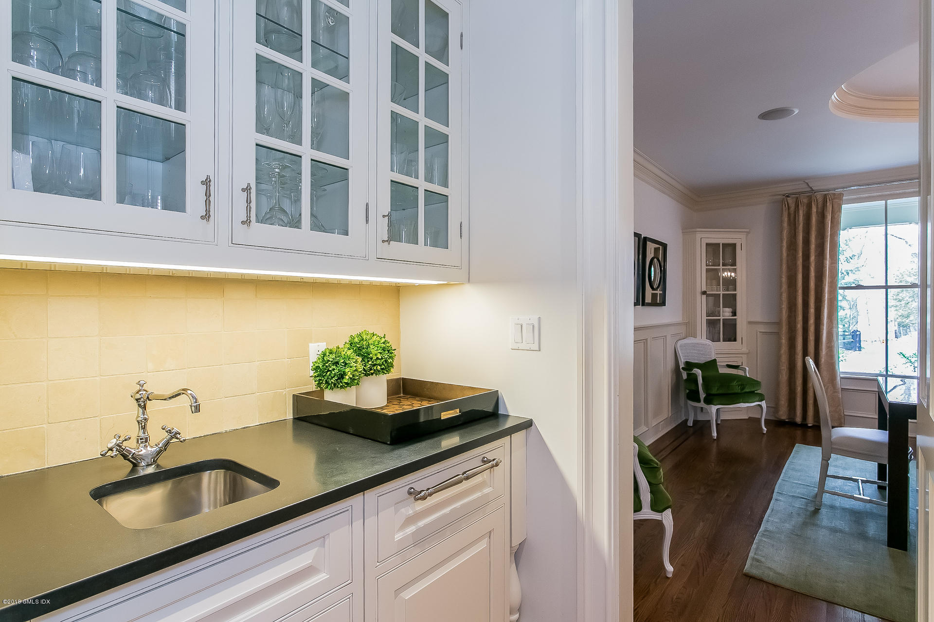 95 Stanwich Road Greenwich, CT 06830 - Photo 14 of 39 BUTLER'S PANTRY