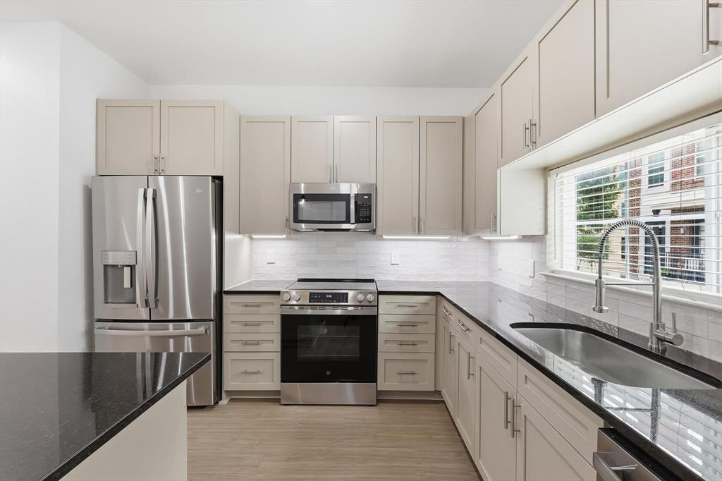 4110 Fairmount Street, Unit 1011 Dallas, TX 75219 - Photo 13 of 35