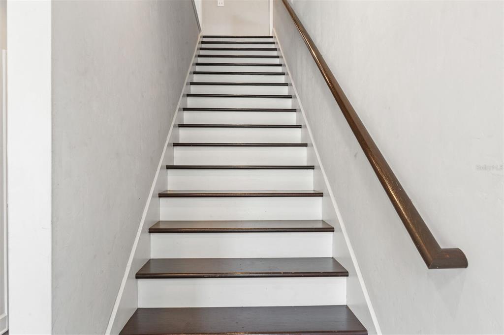 4855 Southwest 64th Road Gainesville, FL 32608 - Photo 23 of 44 a view of entryway