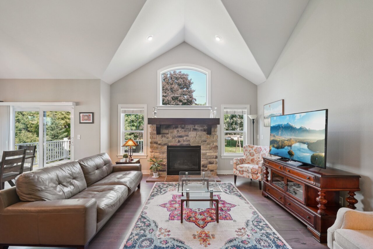 17350 West Burleigh Road Brookfield, WI 53005 - Photo 5 of 53 Living room