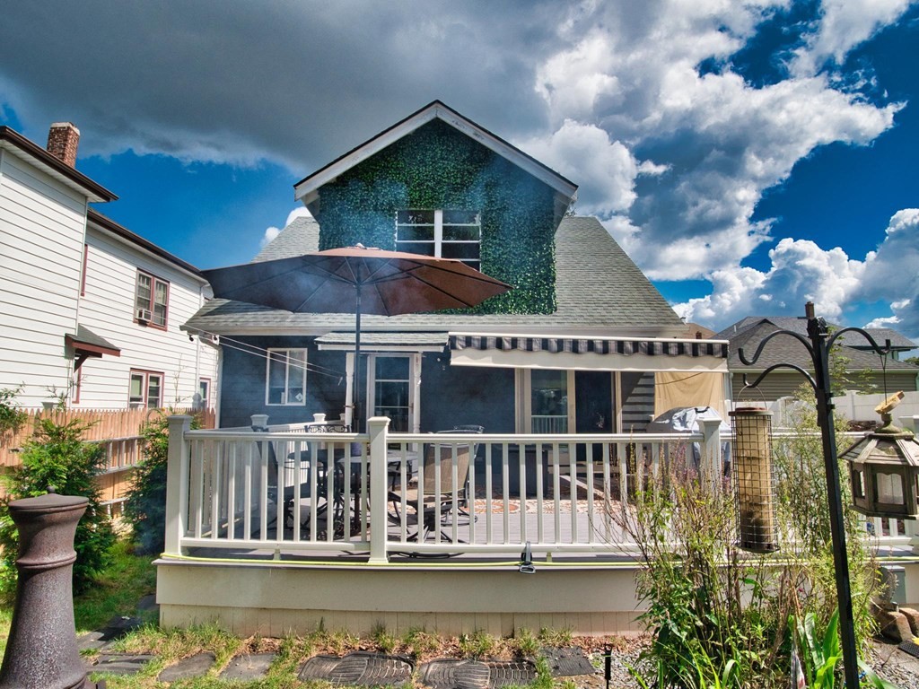 35 Alfred Street Fall River, MA 02721 - Photo 10 of 42