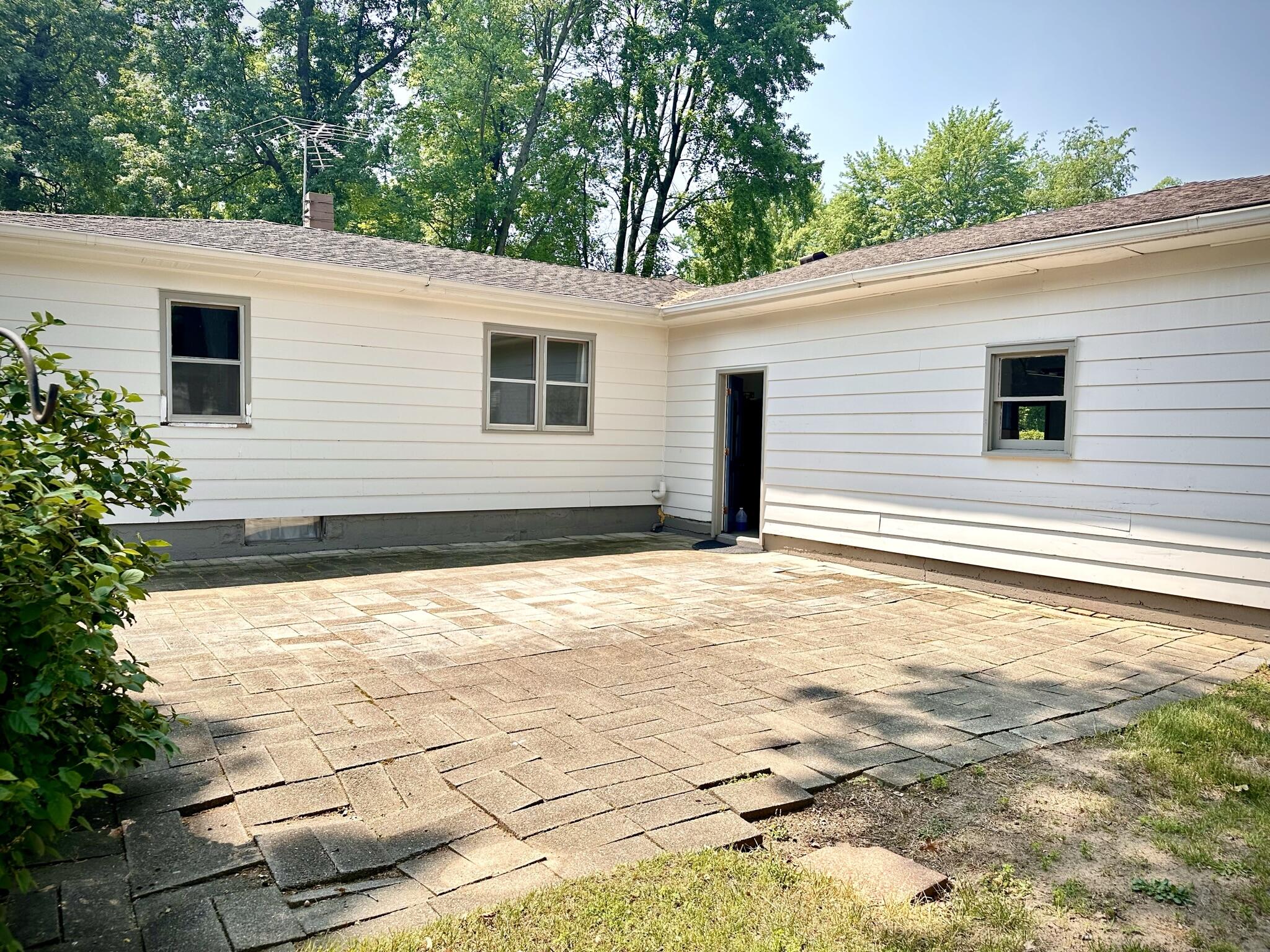 70101 State Line Road Edwardsburg, MI 49112 - Photo 29 of 34 IMG_6153