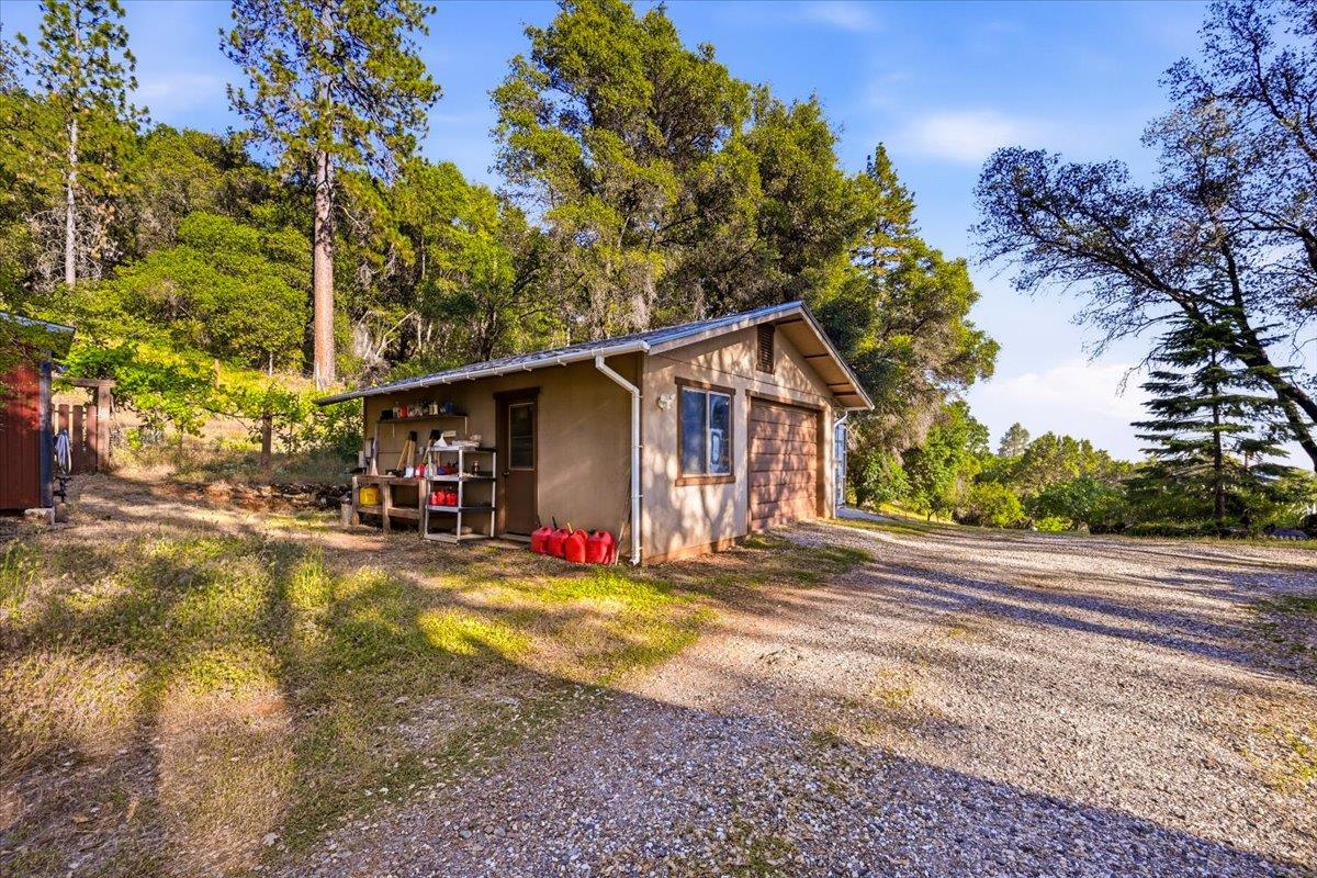 19235 Bumpy Road Grass Valley, CA 95949 - Photo 41 of 60