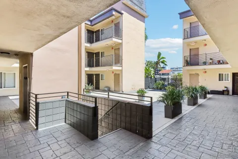 $389,900 | 4180 Louisiana Street, Unit 2I, San Diego, CA 92104
