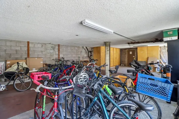 $389,900 | 4180 Louisiana Street, Unit 2I, San Diego, CA 92104