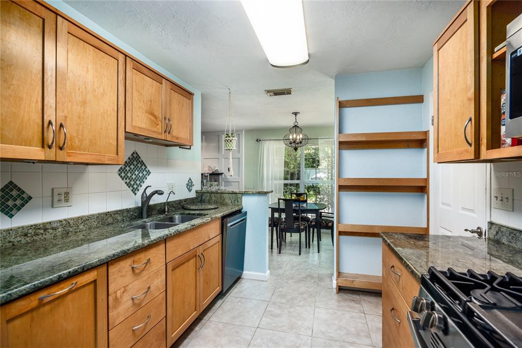 11212 Southwest 86th Place Gainesville, FL 32608 - Photo 3 of 50