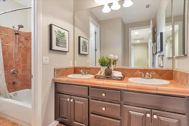 $1,180,000 | 1517 Rampart Way, Brentwood, CA 94513