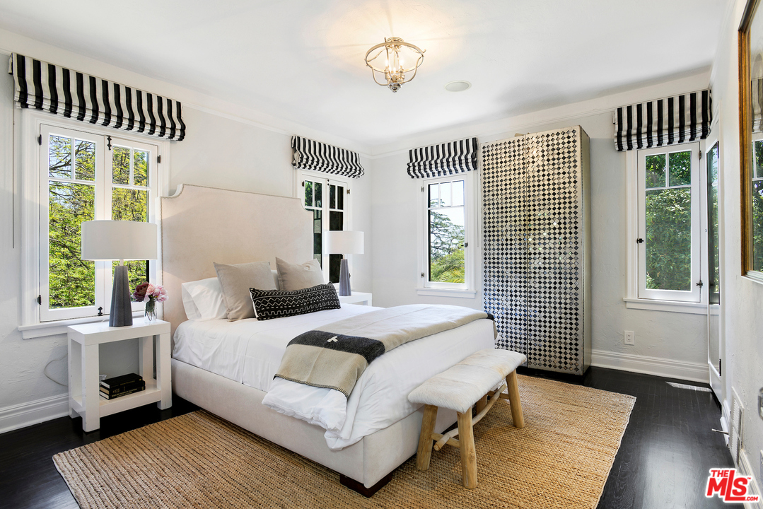 2009 North Serrano Avenue Los Angeles, CA 90027 - Photo 15 of 26