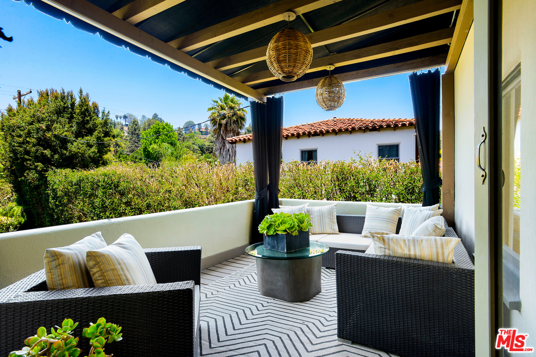 2009 North Serrano Avenue Los Angeles, CA 90027 - Photo 18 of 26