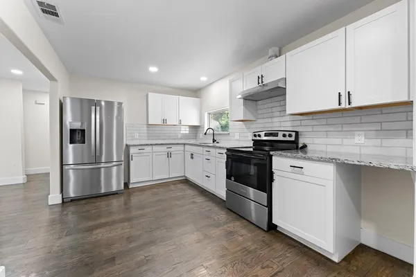 $1,900 | 3806 Castle Hills Drive, Dallas, TX 75241