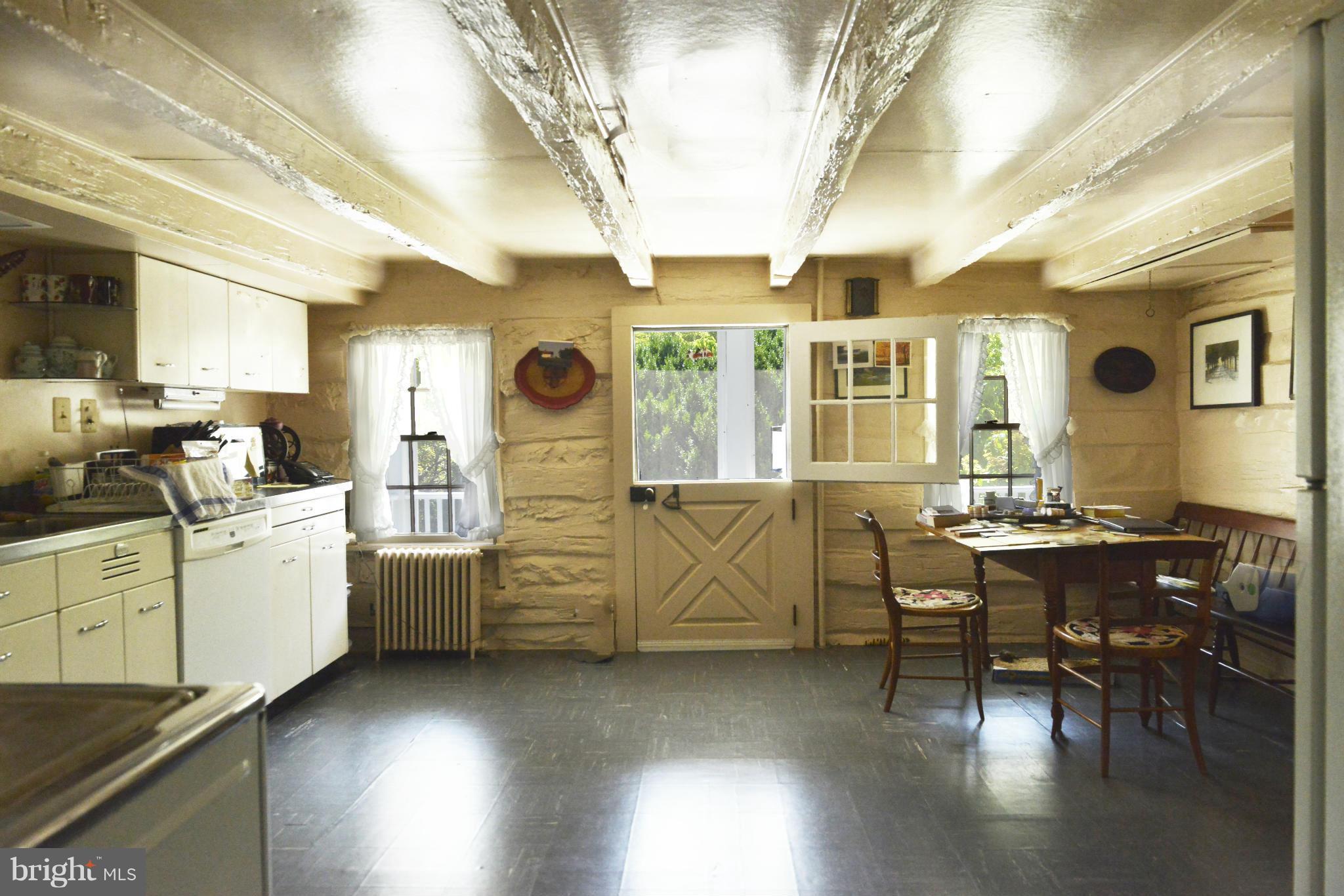 20362 Furr Road Round Hill, VA 20141 - Photo 5 of 20 Kitchen