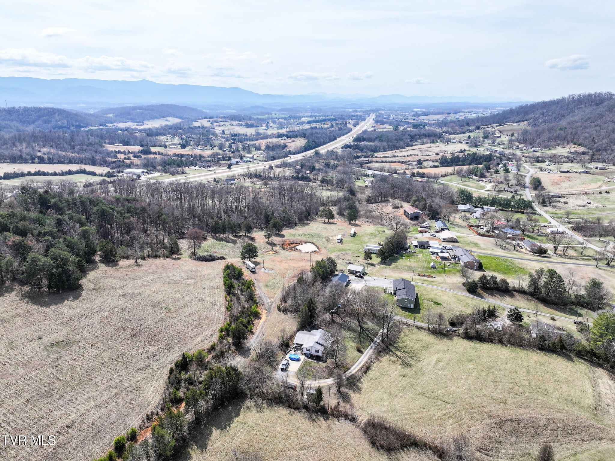 119 Mccartt Loop Chuckey, TN 37641 - Photo 3 of 49 3