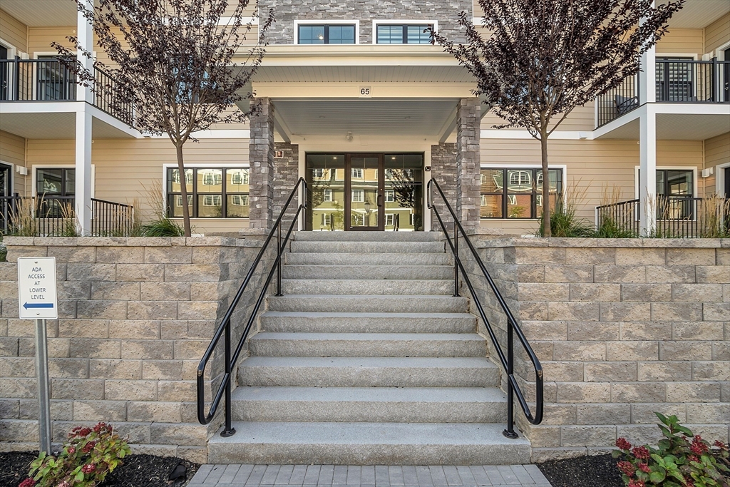 a view of a pathway of a building