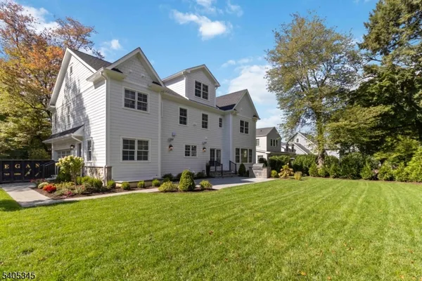 $3,599,000 | 2 Whitman Drive, Chatham, NJ 07928