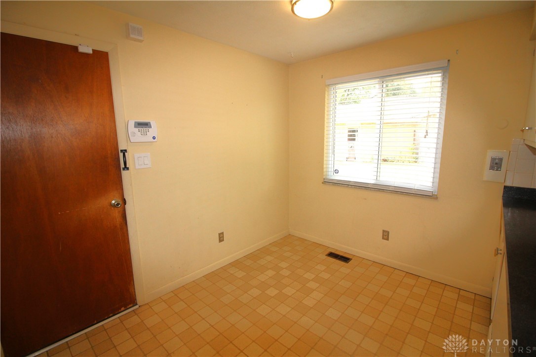 5574 Overbrooke Road Kettering, OH 45440 - Photo 12 of 28 Gallery Image 12