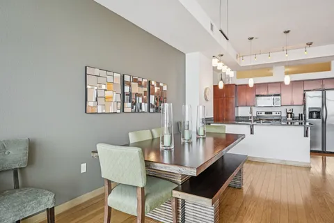 $664,500 | 106 West Seeboth Street, Unit 908, Milwaukee, WI 53204