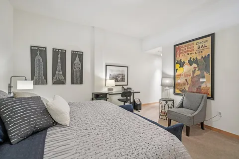 $664,500 | 106 West Seeboth Street, Unit 908, Milwaukee, WI 53204