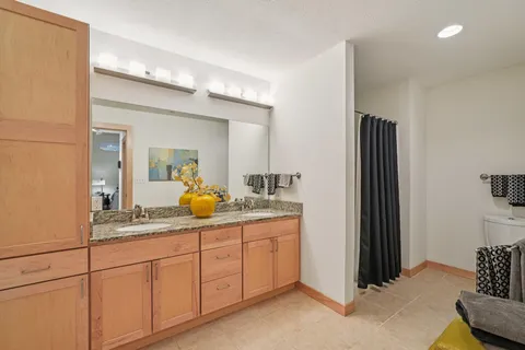 $664,500 | 106 West Seeboth Street, Unit 908, Milwaukee, WI 53204