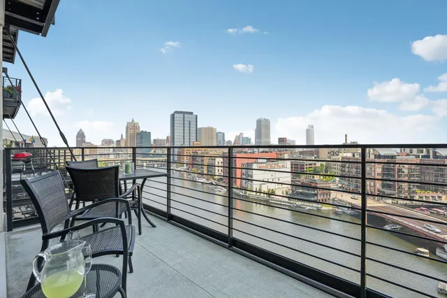 $664,500 | 106 West Seeboth Street, Unit 908, Milwaukee, WI 53204