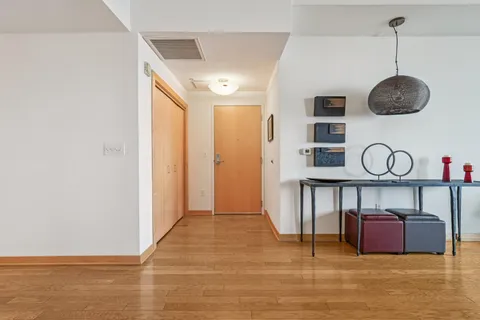 $664,500 | 106 West Seeboth Street, Unit 908, Milwaukee, WI 53204