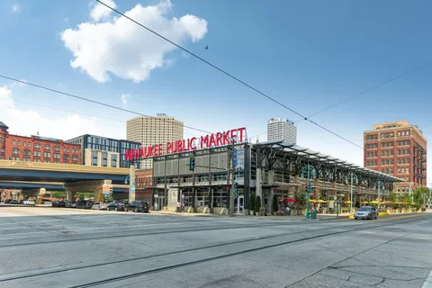 $664,500 | 106 West Seeboth Street, Unit 908, Milwaukee, WI 53204