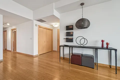 $664,500 | 106 West Seeboth Street, Unit 908, Milwaukee, WI 53204