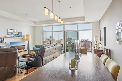 $664,500 | 106 West Seeboth Street, Unit 908, Milwaukee, WI 53204