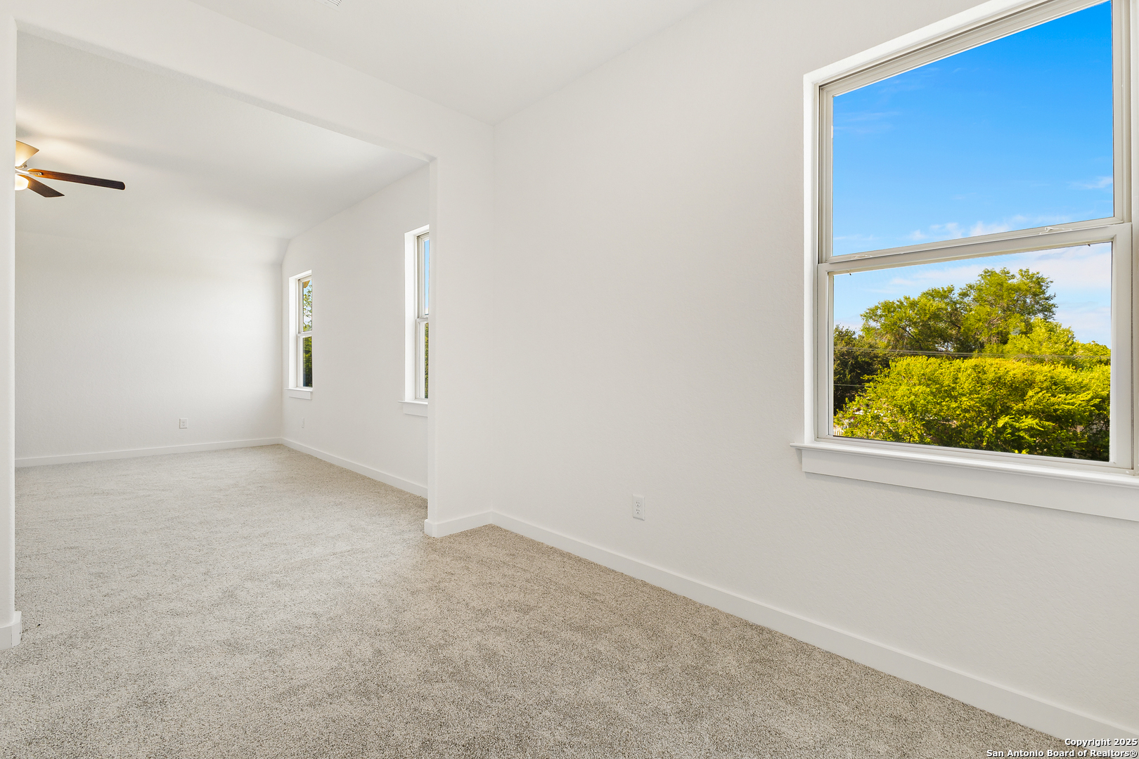 116 Vertex Loop San Antonio, TX 78238 - Photo 22 of 27 an empty room with windows