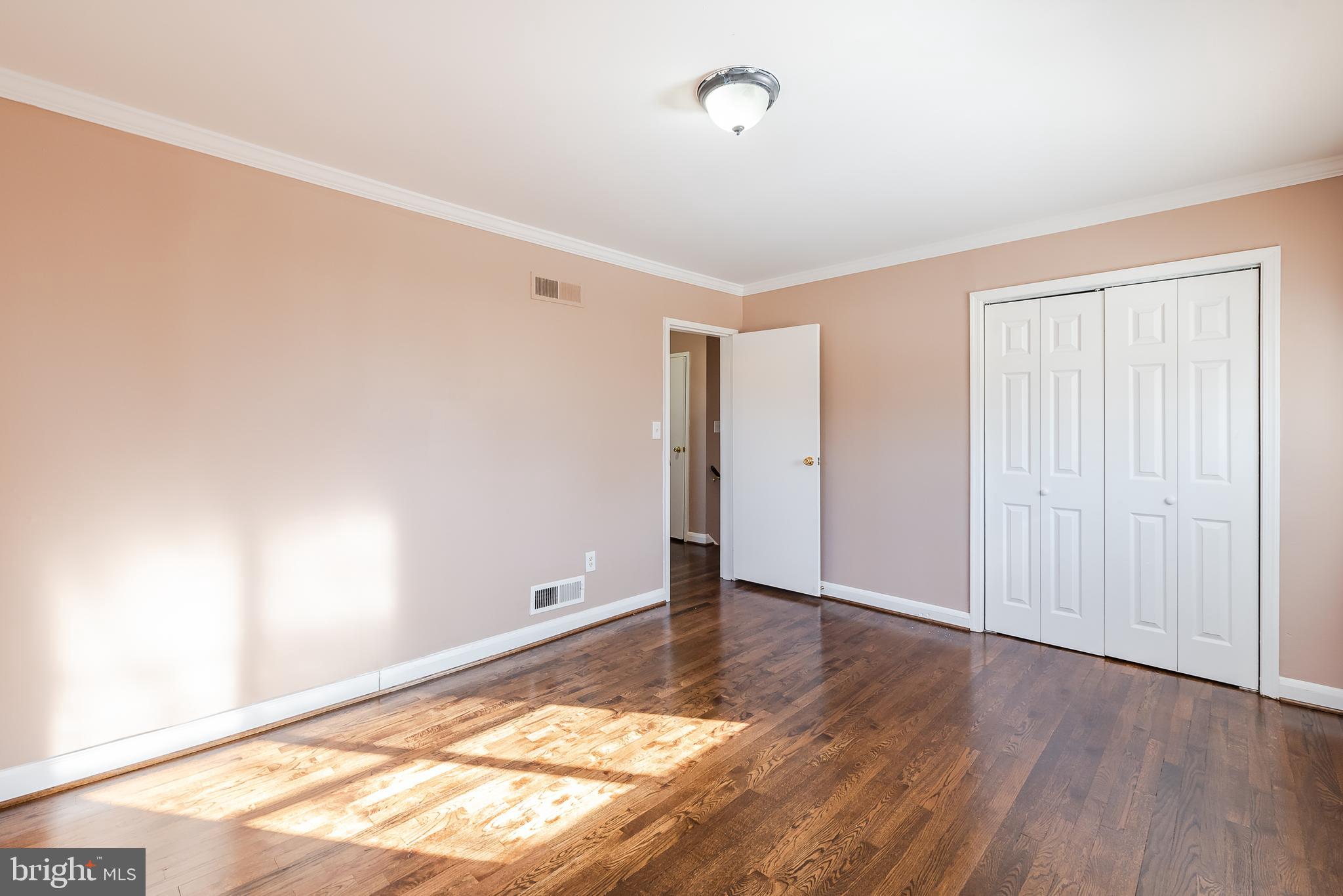 911 Prestwood Road Baltimore, MD 21228 - Photo 19 of 44 Bedroom