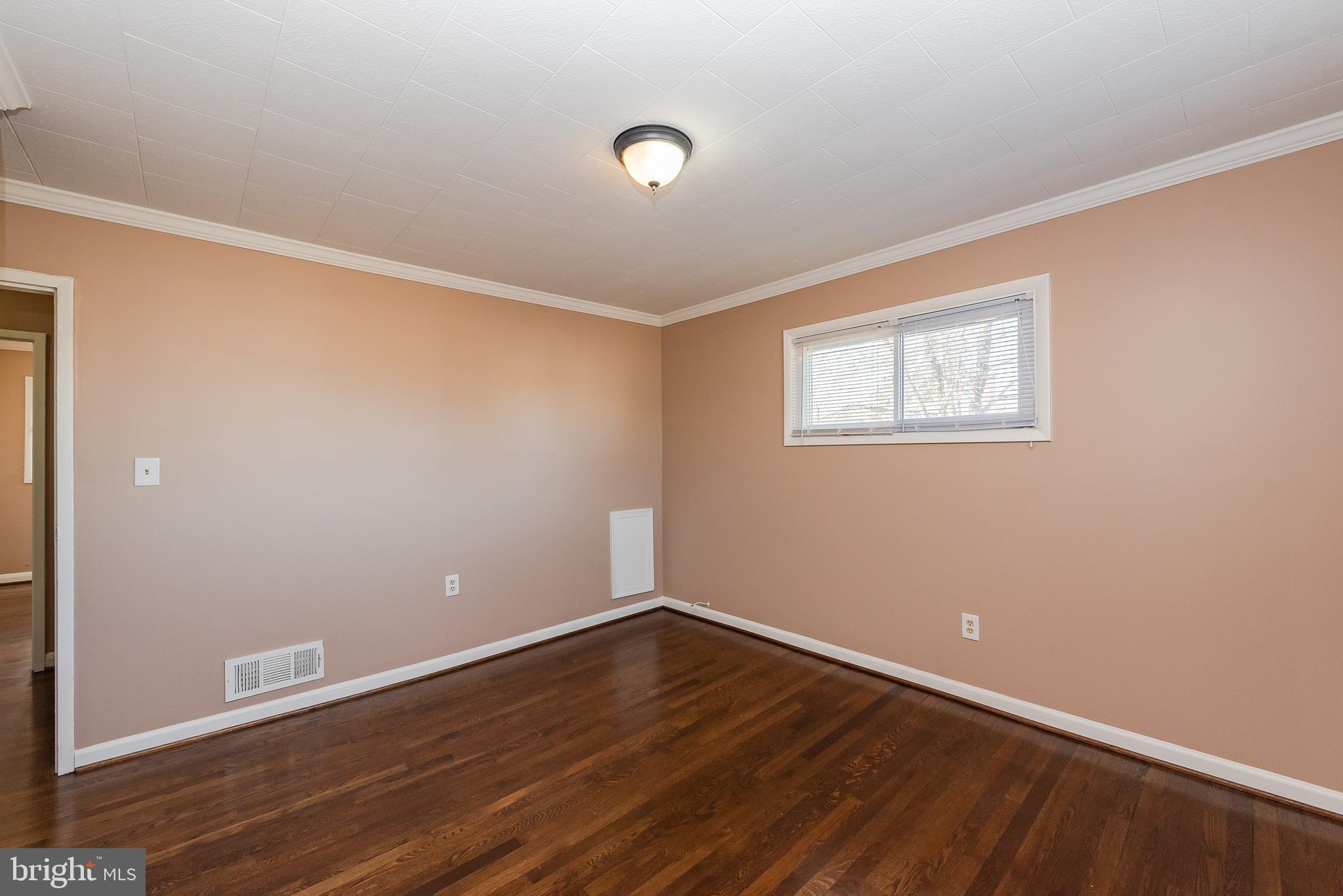 911 Prestwood Road Baltimore, MD 21228 - Photo 24 of 44 Bedroom