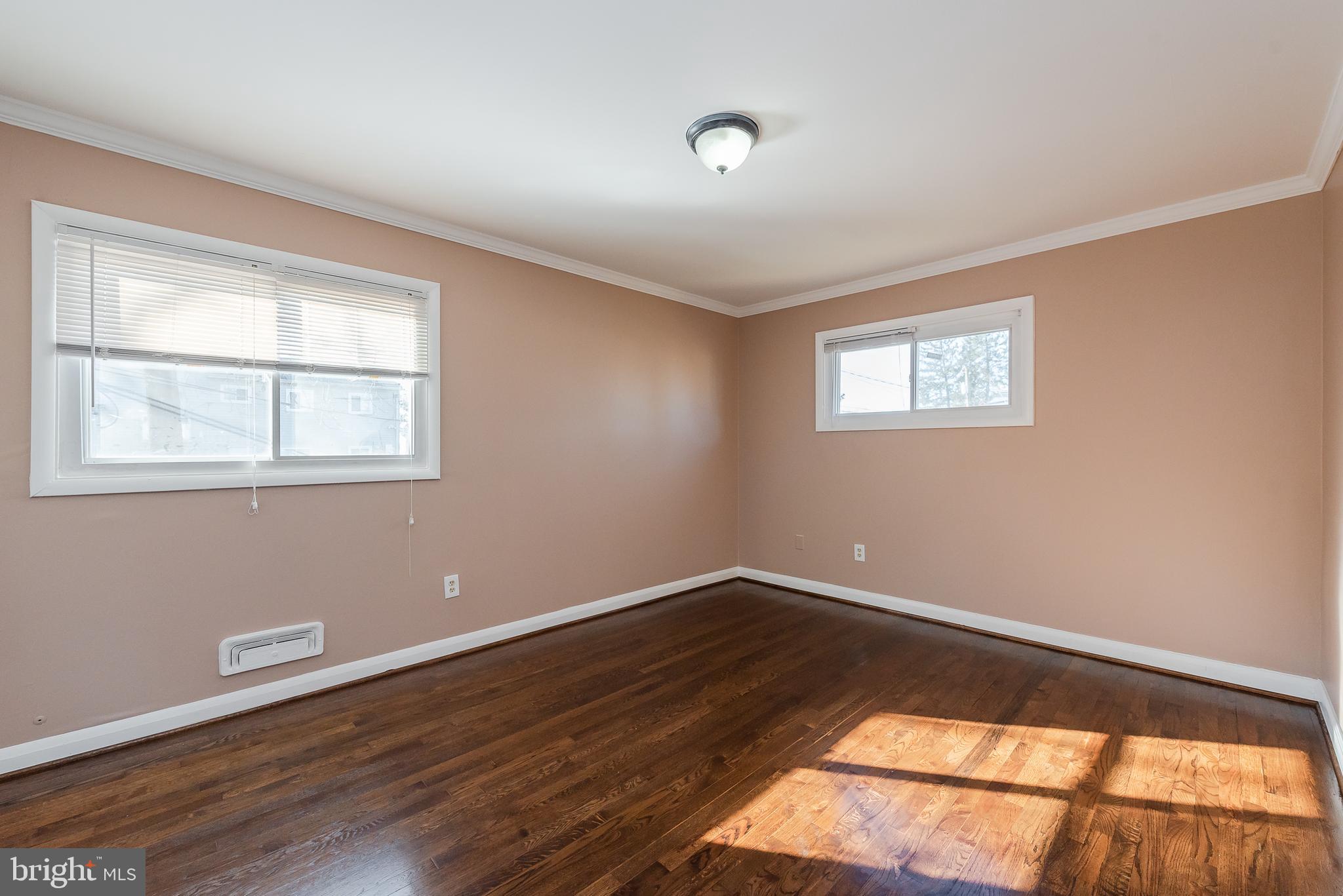911 Prestwood Road Baltimore, MD 21228 - Photo 26 of 44 Bedroom