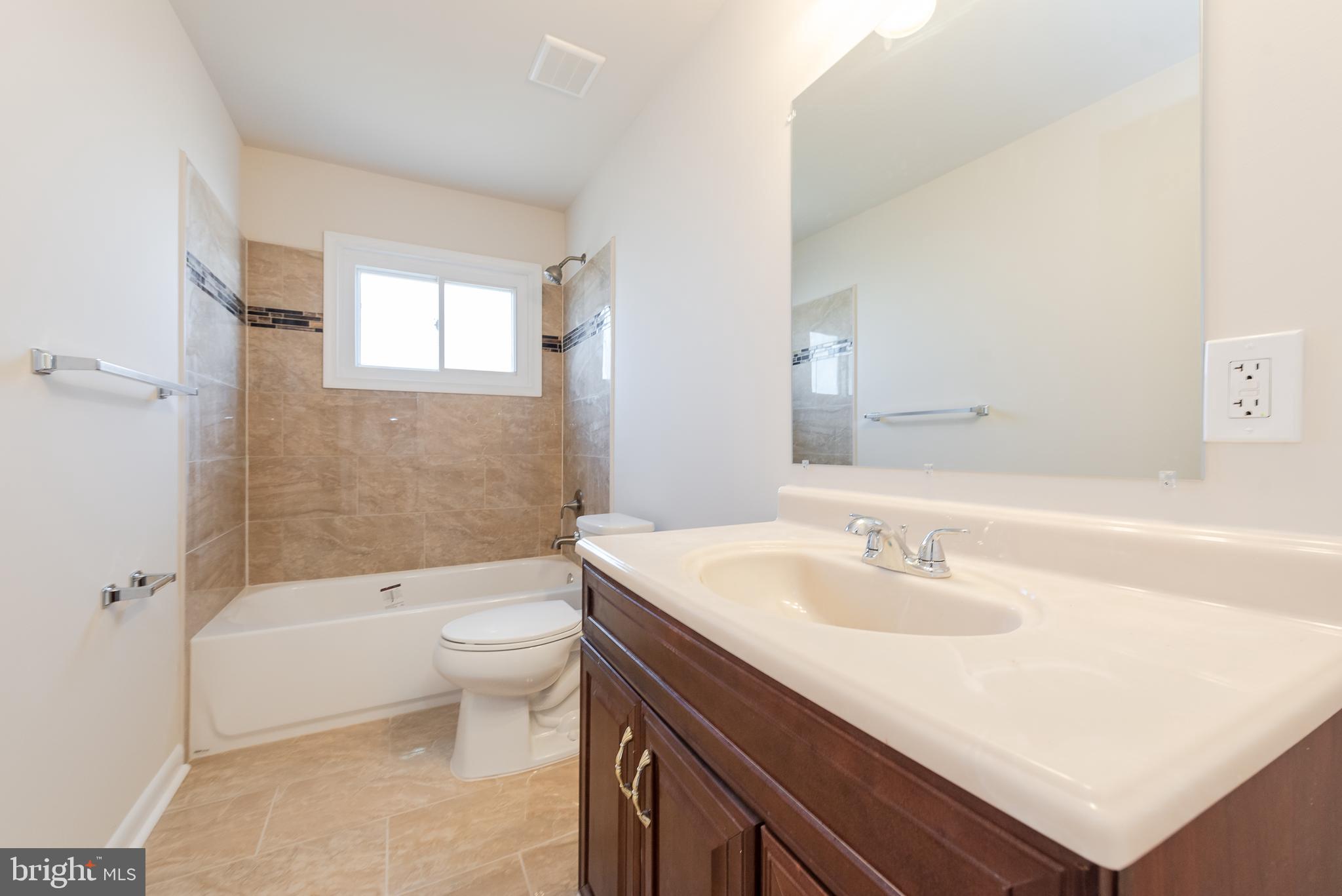 911 Prestwood Road Baltimore, MD 21228 - Photo 27 of 44 Bathroom