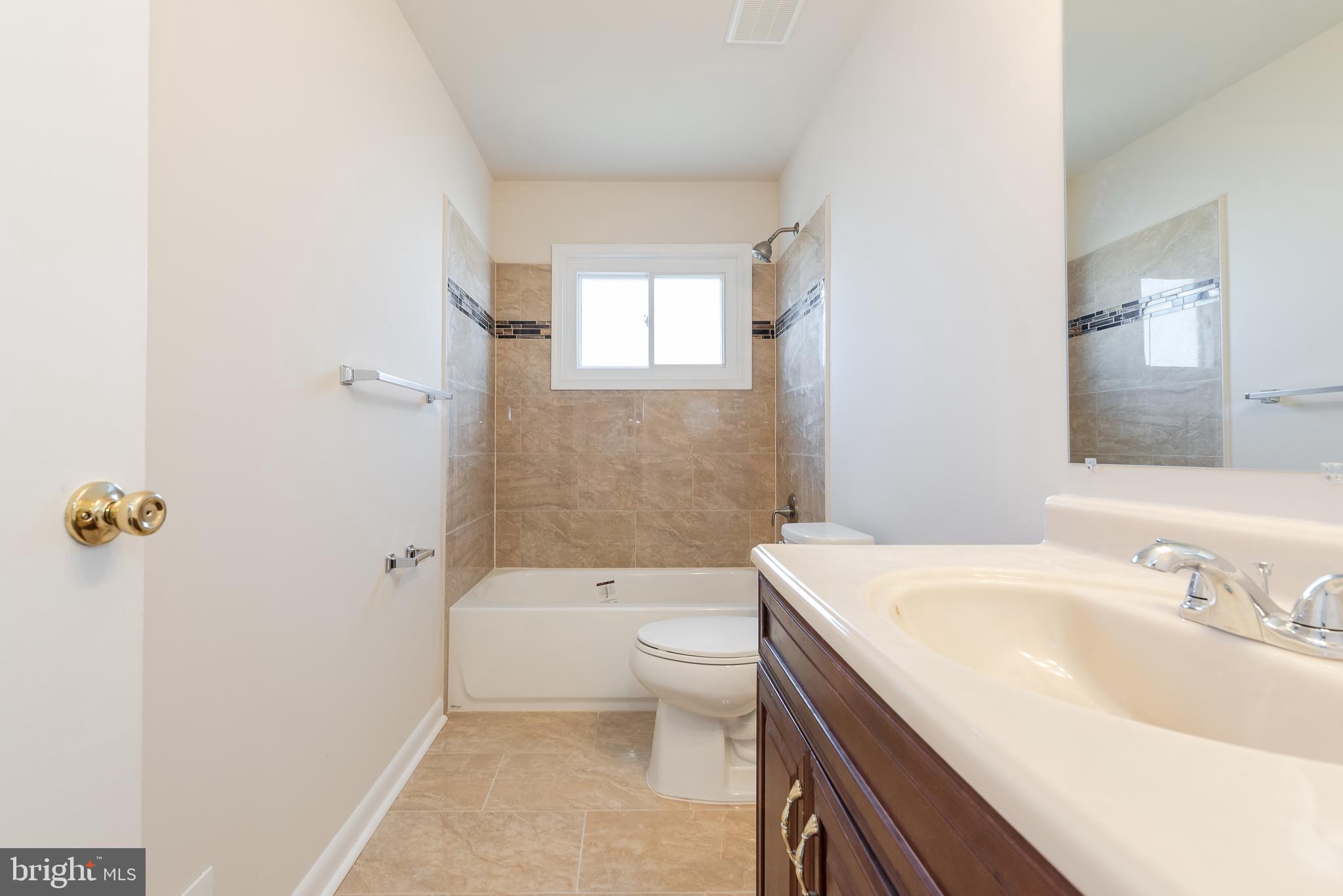 911 Prestwood Road Baltimore, MD 21228 - Photo 28 of 44 Bathroom