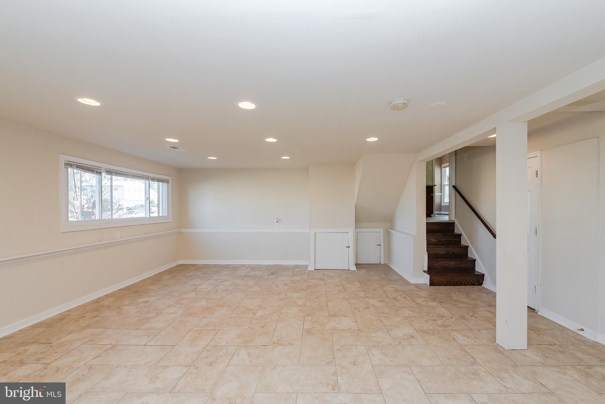 911 Prestwood Road Baltimore, MD 21228 - Photo 30 of 44 Family Room