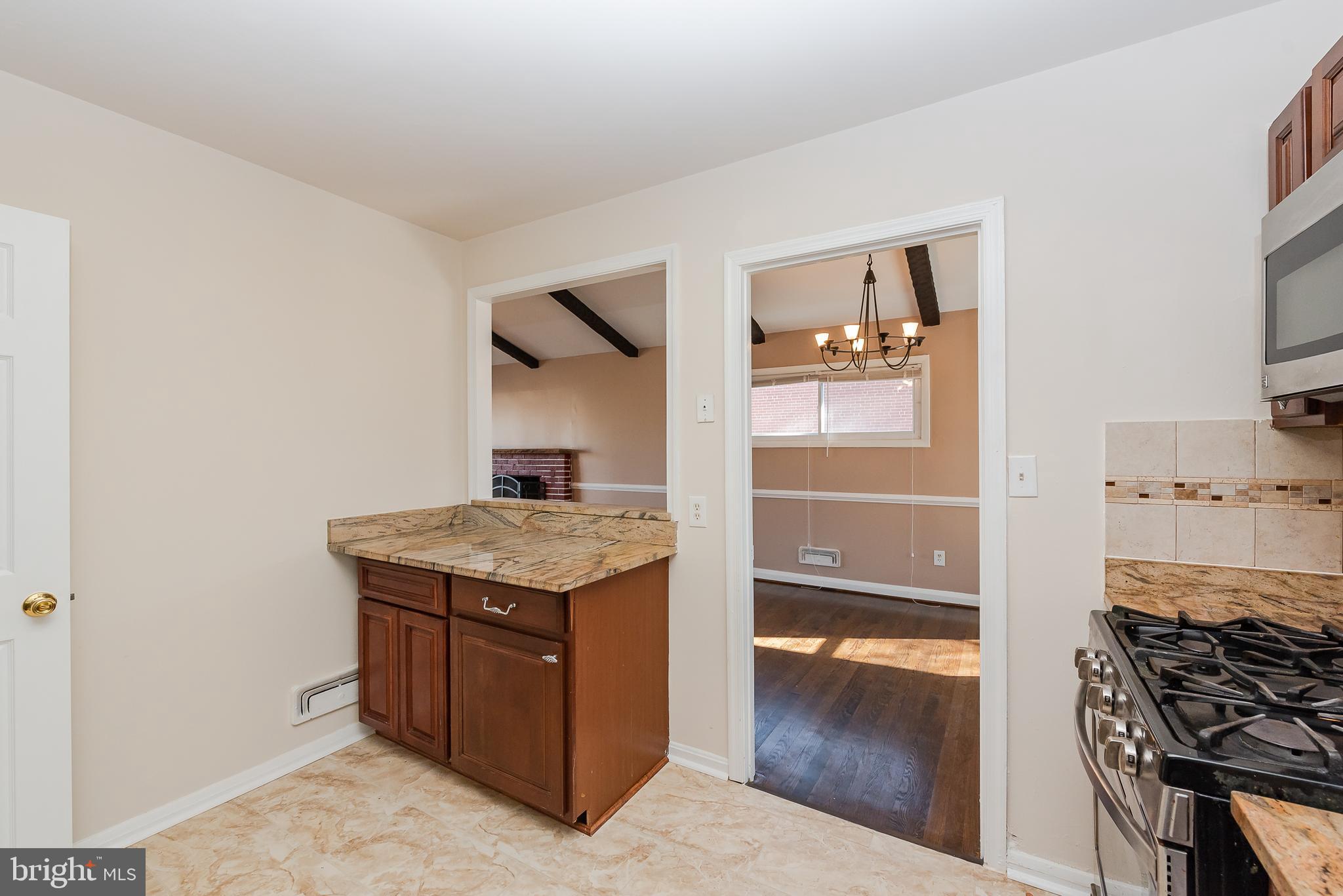 911 Prestwood Road Baltimore, MD 21228 - Photo 9 of 44 Kitchen
