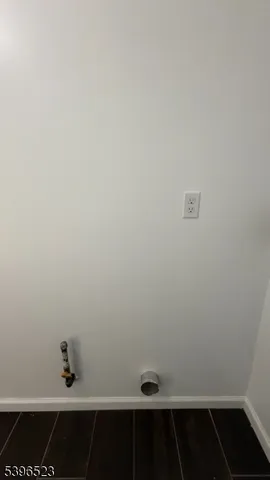 $2,700 | 159 Court Street, Unit 2, Elizabeth Port, NJ 07206