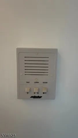 $2,700 | 159 Court Street, Unit 2, Elizabeth Port, NJ 07206