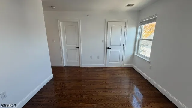 $2,700 | 159 Court Street, Unit 2, Elizabeth Port, NJ 07206