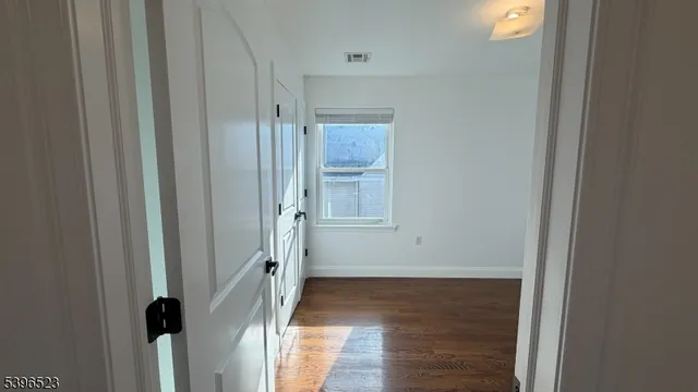 $2,700 | 159 Court Street, Unit 2, Elizabeth Port, NJ 07206