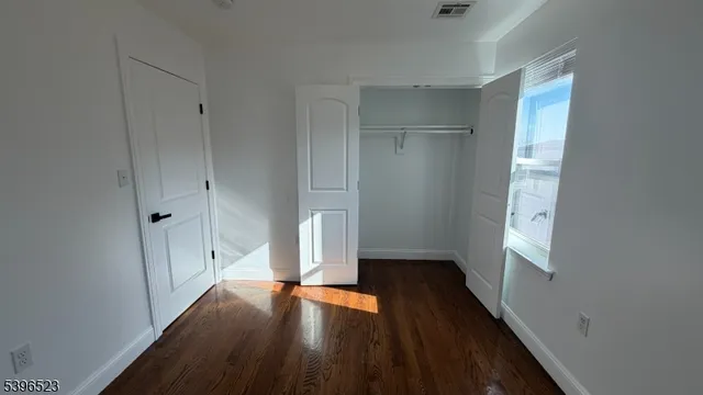 $2,700 | 159 Court Street, Unit 2, Elizabeth Port, NJ 07206