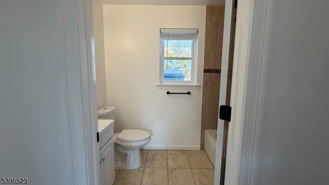 $2,700 | 159 Court Street, Unit 2, Elizabeth Port, NJ 07206