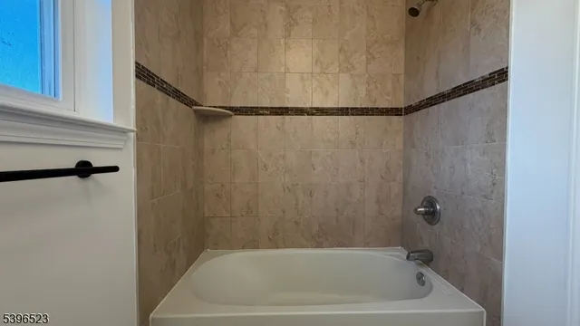 $2,700 | 159 Court Street, Unit 2, Elizabeth Port, NJ 07206