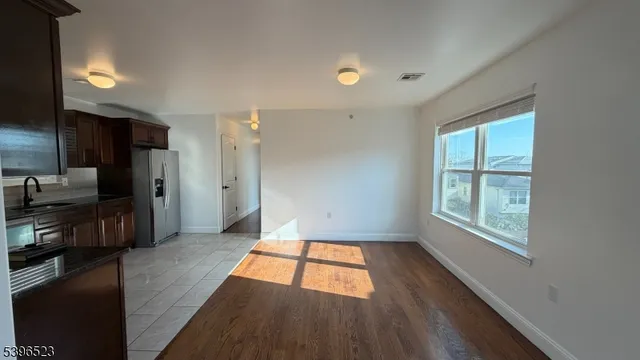 $2,700 | 159 Court Street, Unit 2, Elizabeth Port, NJ 07206