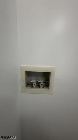 $2,700 | 159 Court Street, Unit 2, Elizabeth Port, NJ 07206