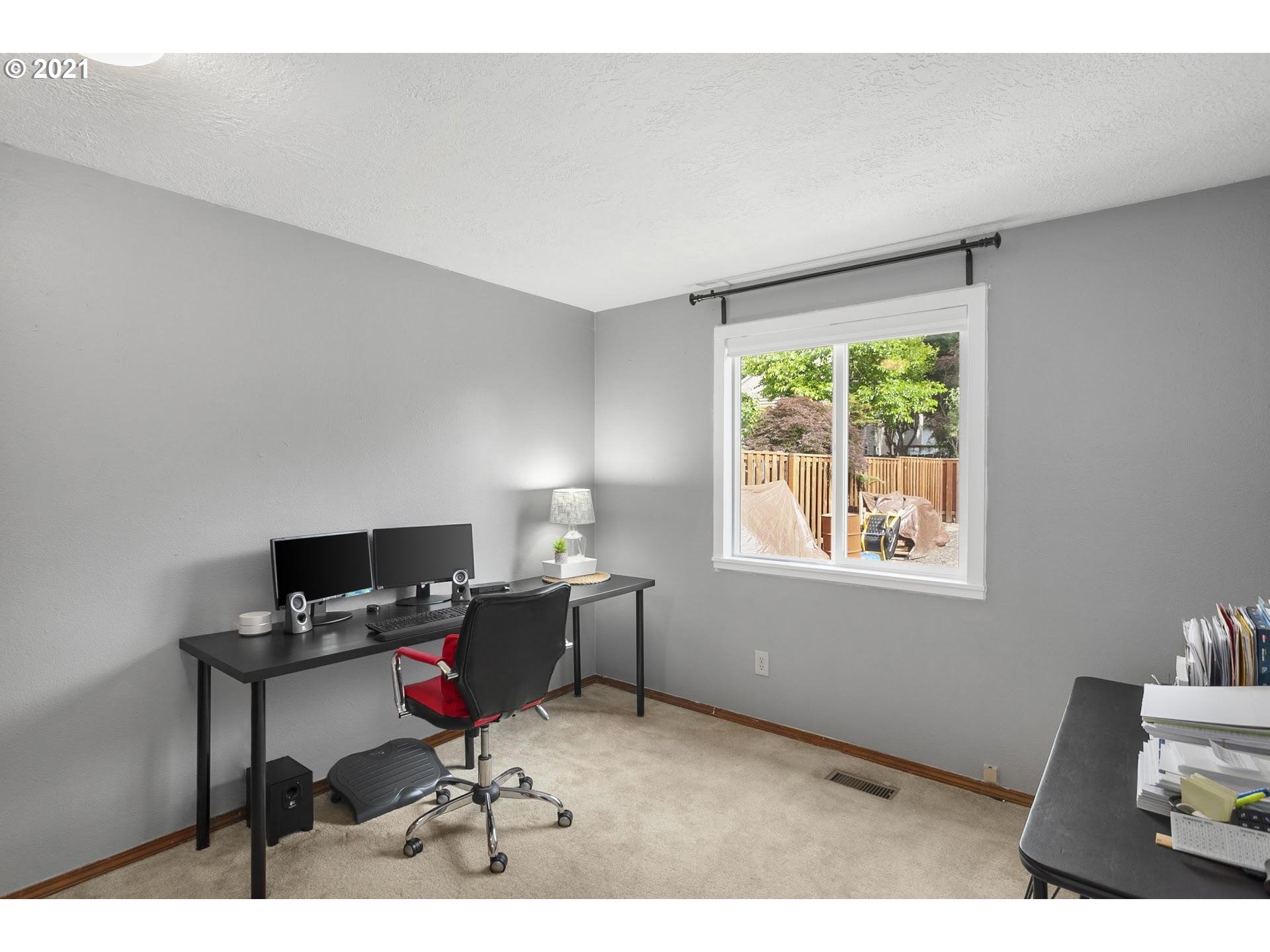 12805 Southwest Davies Road Beaverton, OR 97008 - Photo 12 of 27 Gallery Image 12