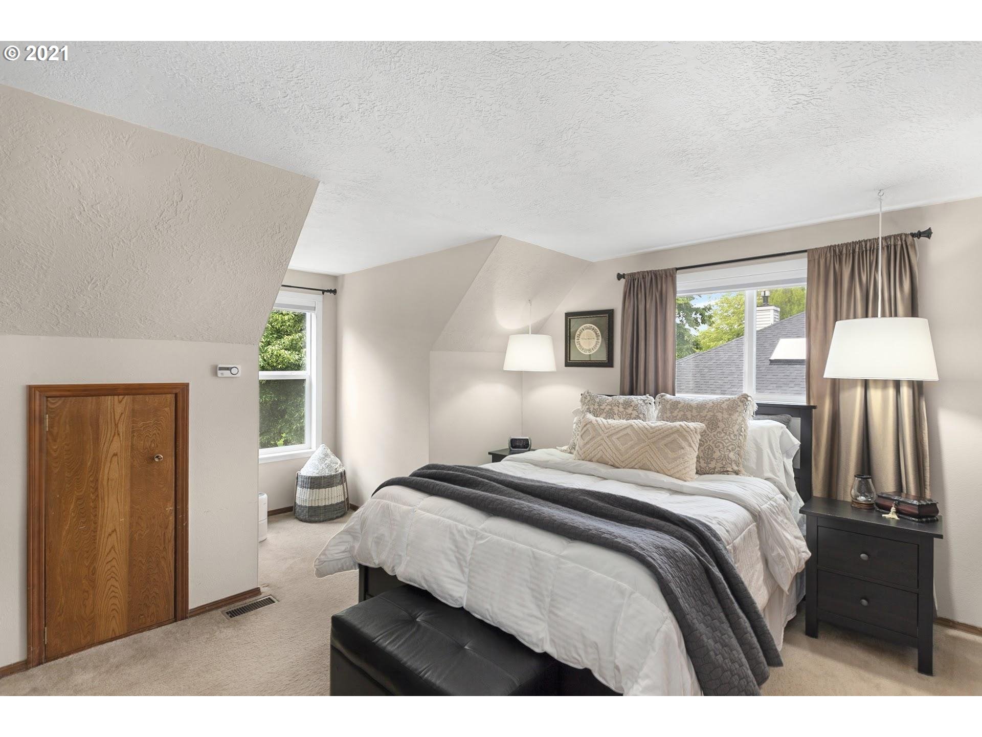 12805 Southwest Davies Road Beaverton, OR 97008 - Photo 15 of 27 Gallery Image 15