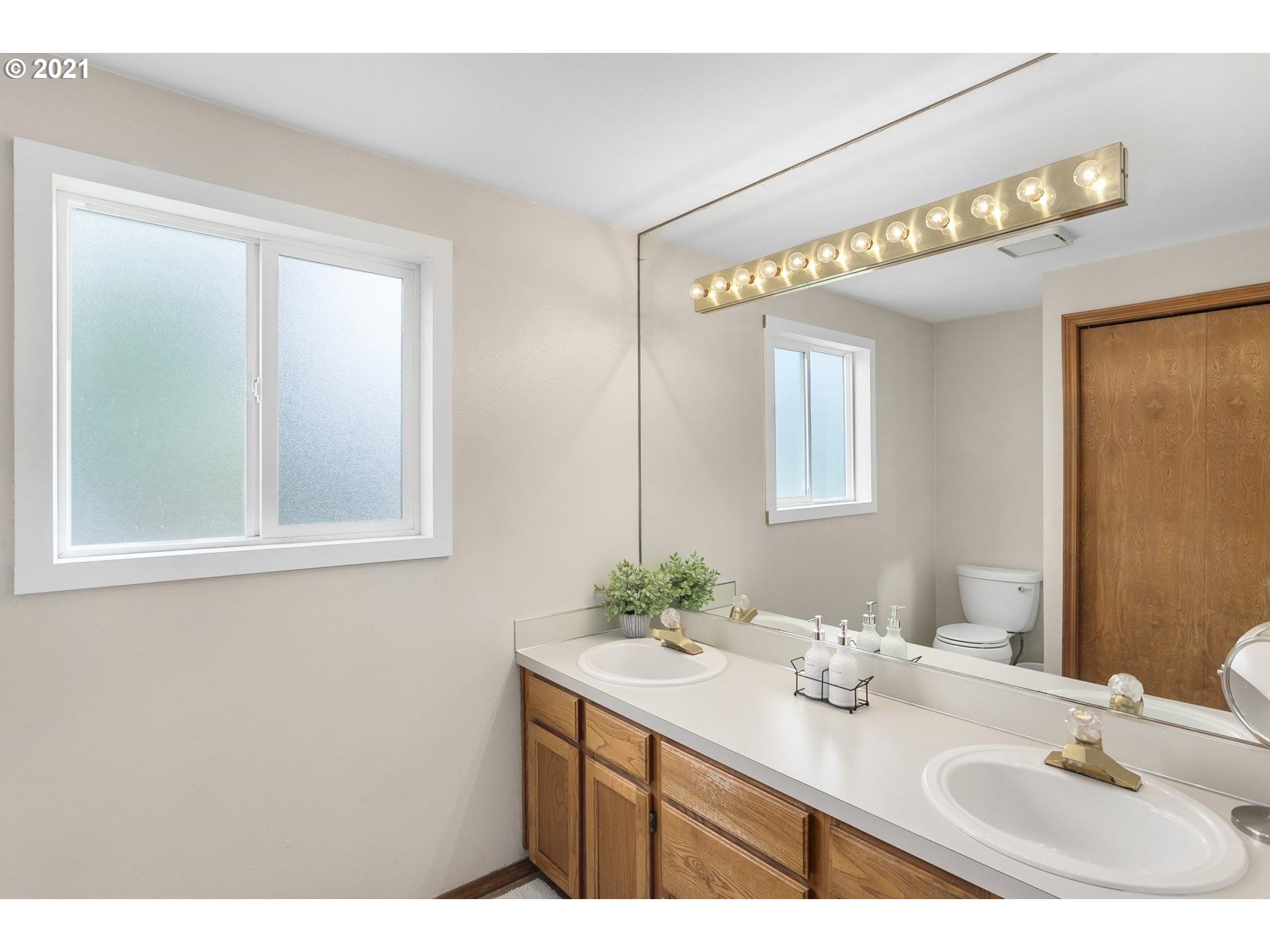 12805 Southwest Davies Road Beaverton, OR 97008 - Photo 17 of 27 Gallery Image 17