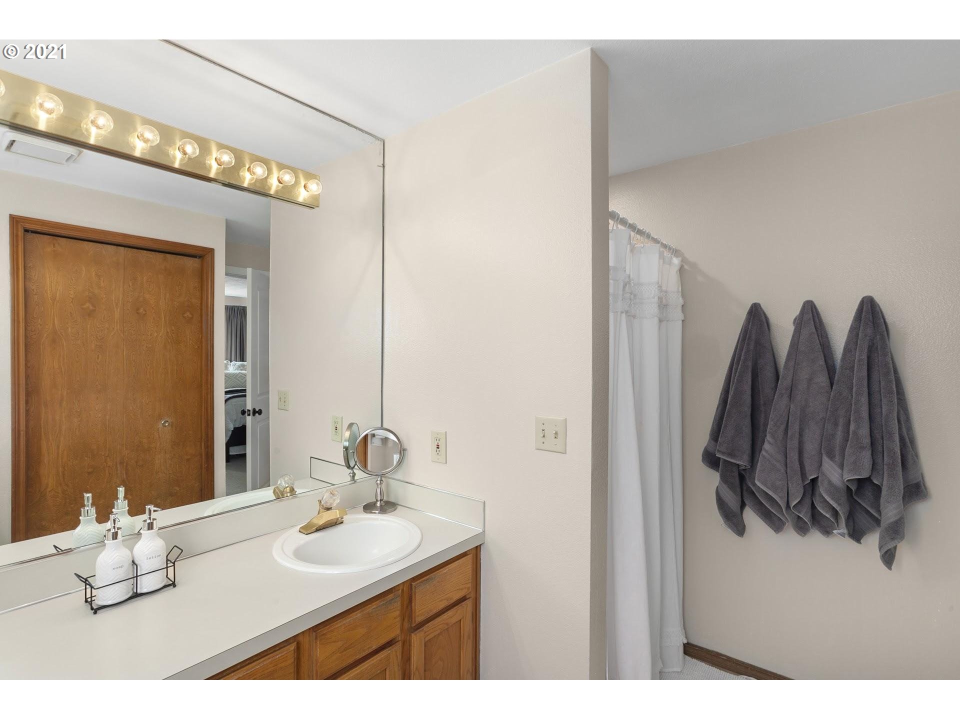 12805 Southwest Davies Road Beaverton, OR 97008 - Photo 18 of 27 Gallery Image 18